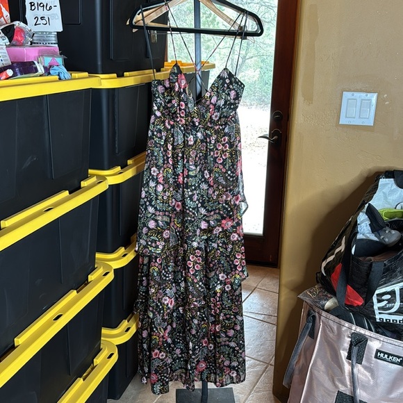 Forever 21 Black Floral Metallic Tiered Maxi Dress Lace Up Size Medium - Picture 3 of 10